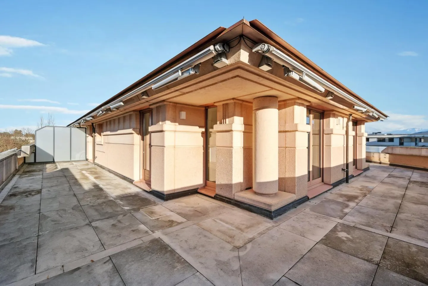 Stupendo appartamento attico con grande terrazza - Foto 10 di 12