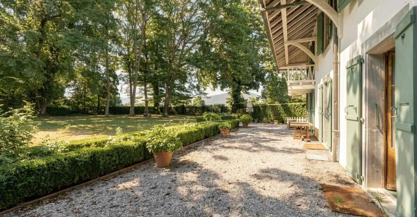 Élégante maison de caractère au coeur de la campagne genevoise - Foto 4 von 12