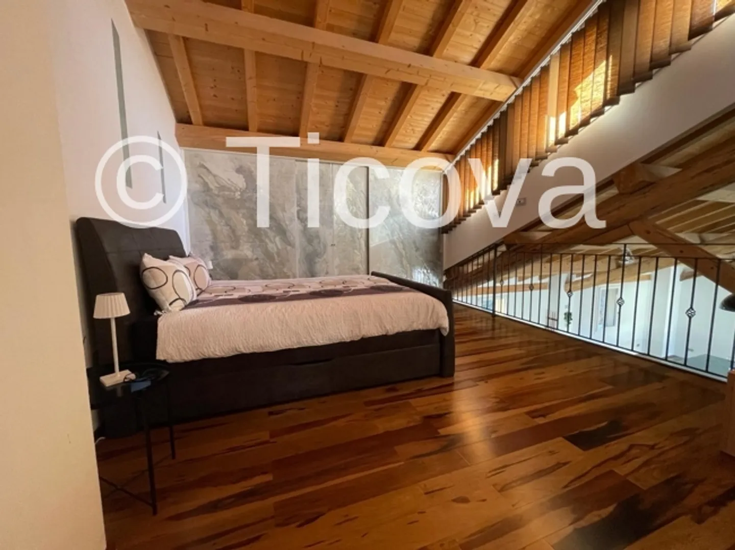 Loft spectaculaire avec terrasse - Photo 3 sur 5