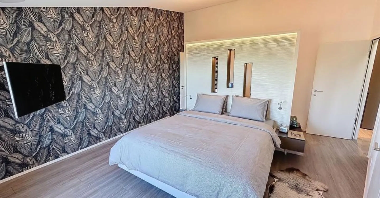 Contemporary Elegance with Panoramic View of Lake Geneva - Photo 6 of 10