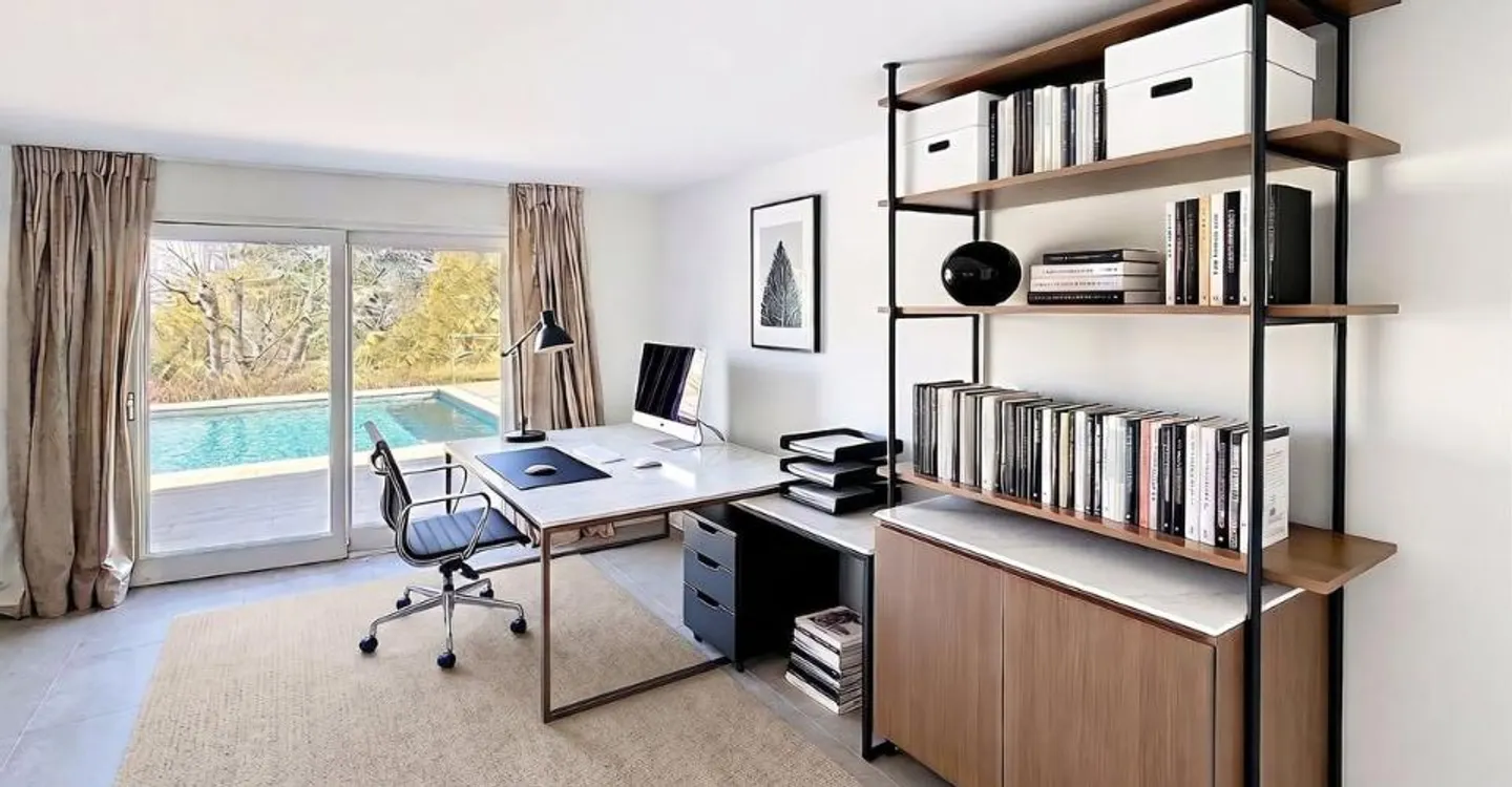 Contemporary Elegance with Panoramic View of Lake Geneva - Photo 10 of 10