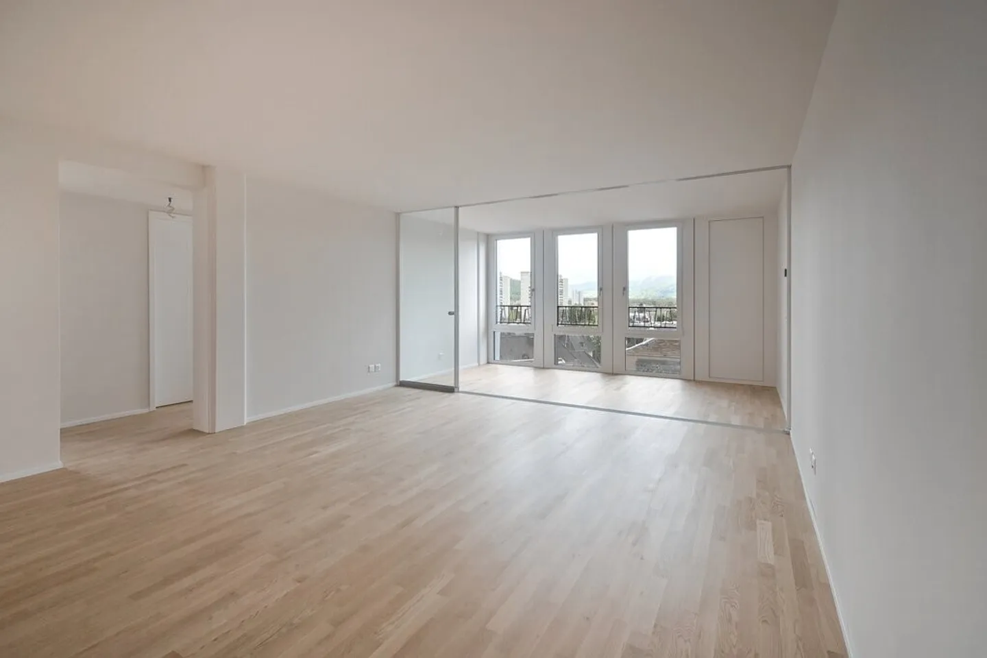 Appartement moderne dans la ville de Brugg - Photo 3 sur 10