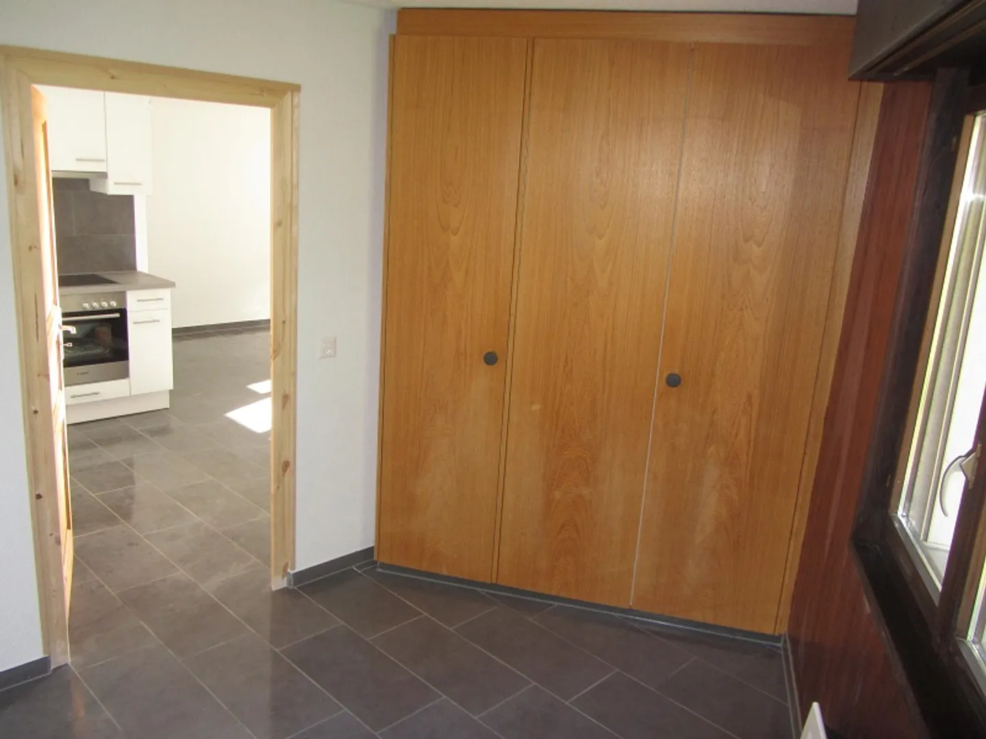 Sankt-Cergue, beautiful 2-room apartment completely renovated - Photo 8 of 10