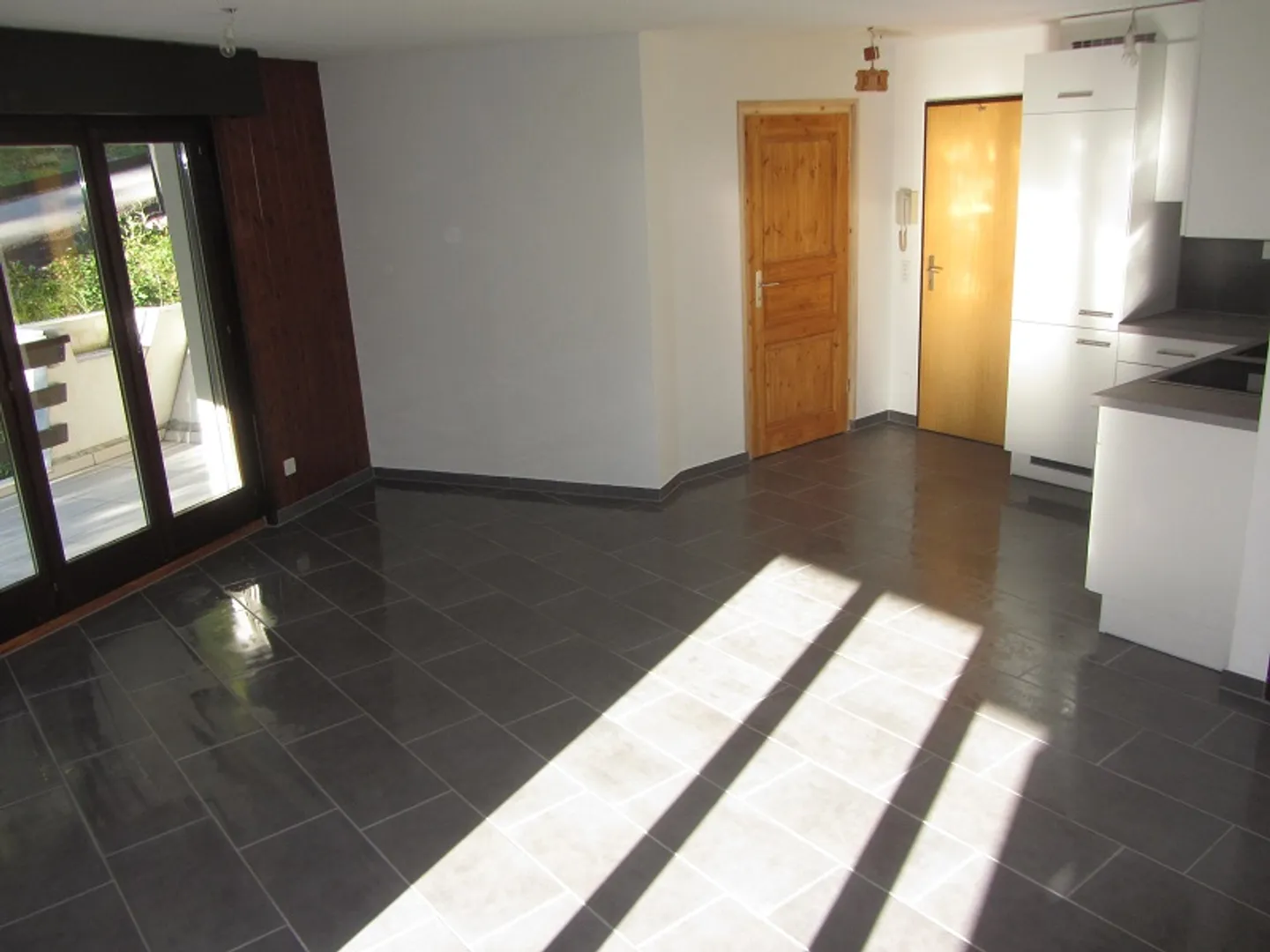Sankt-Cergue, beautiful 2-room apartment completely renovated - Photo 9 of 10