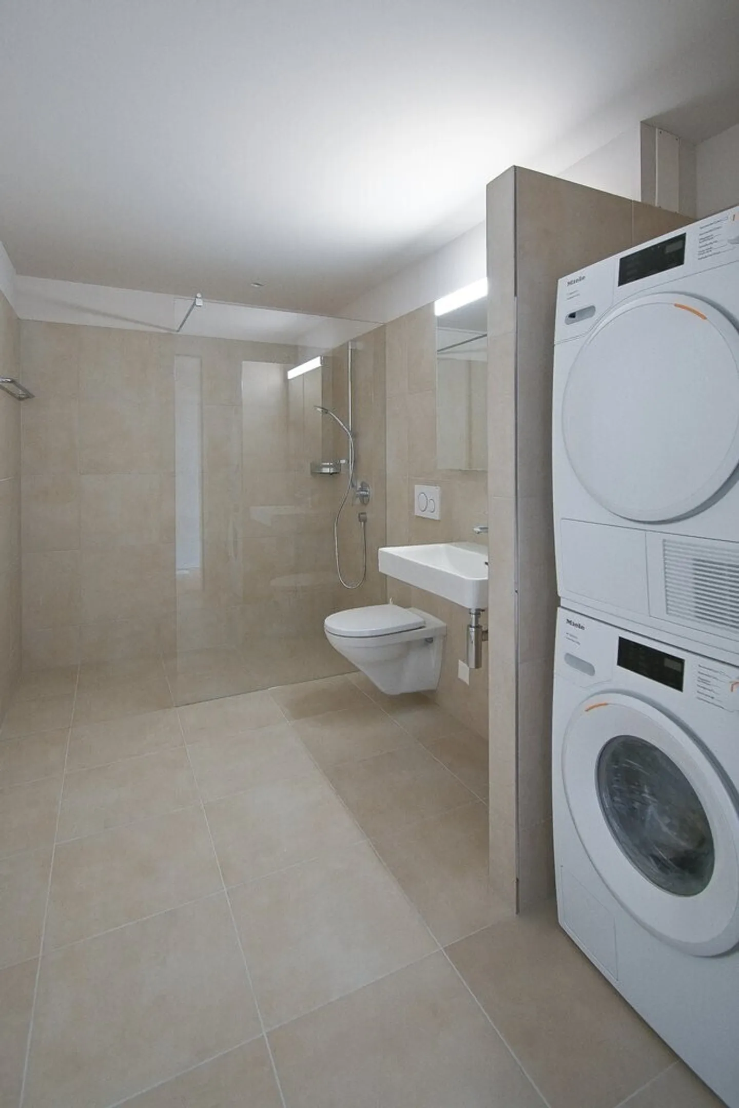 Appartement moderne dans la ville de Brugg - Photo 9 sur 10