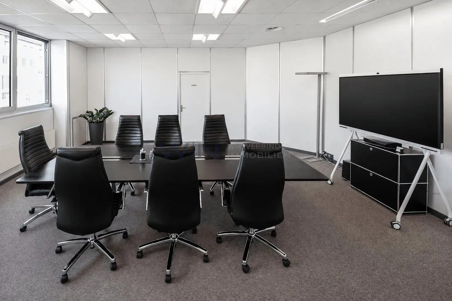 Office space for rent - Photo 3 of 10