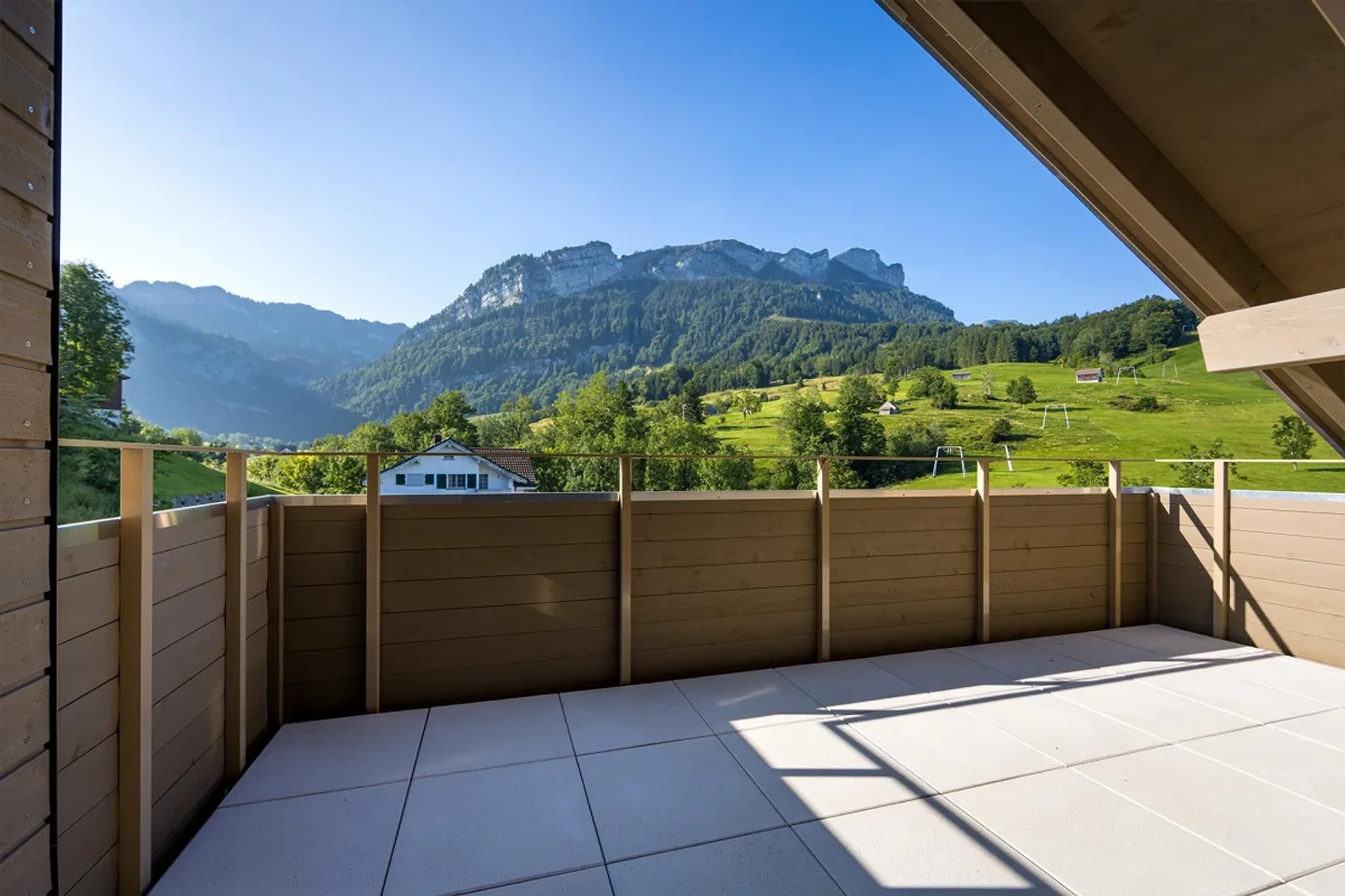 Unique 4.5-room penthouse apartment in first letting - Photo 2 of 19