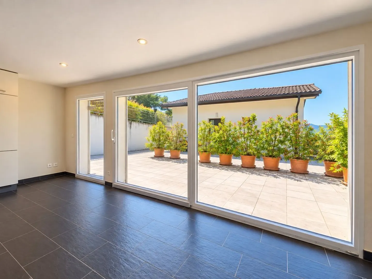 Proprietà eccezionale composta da due ville con piscina e vista lago - Foto 8 di 13