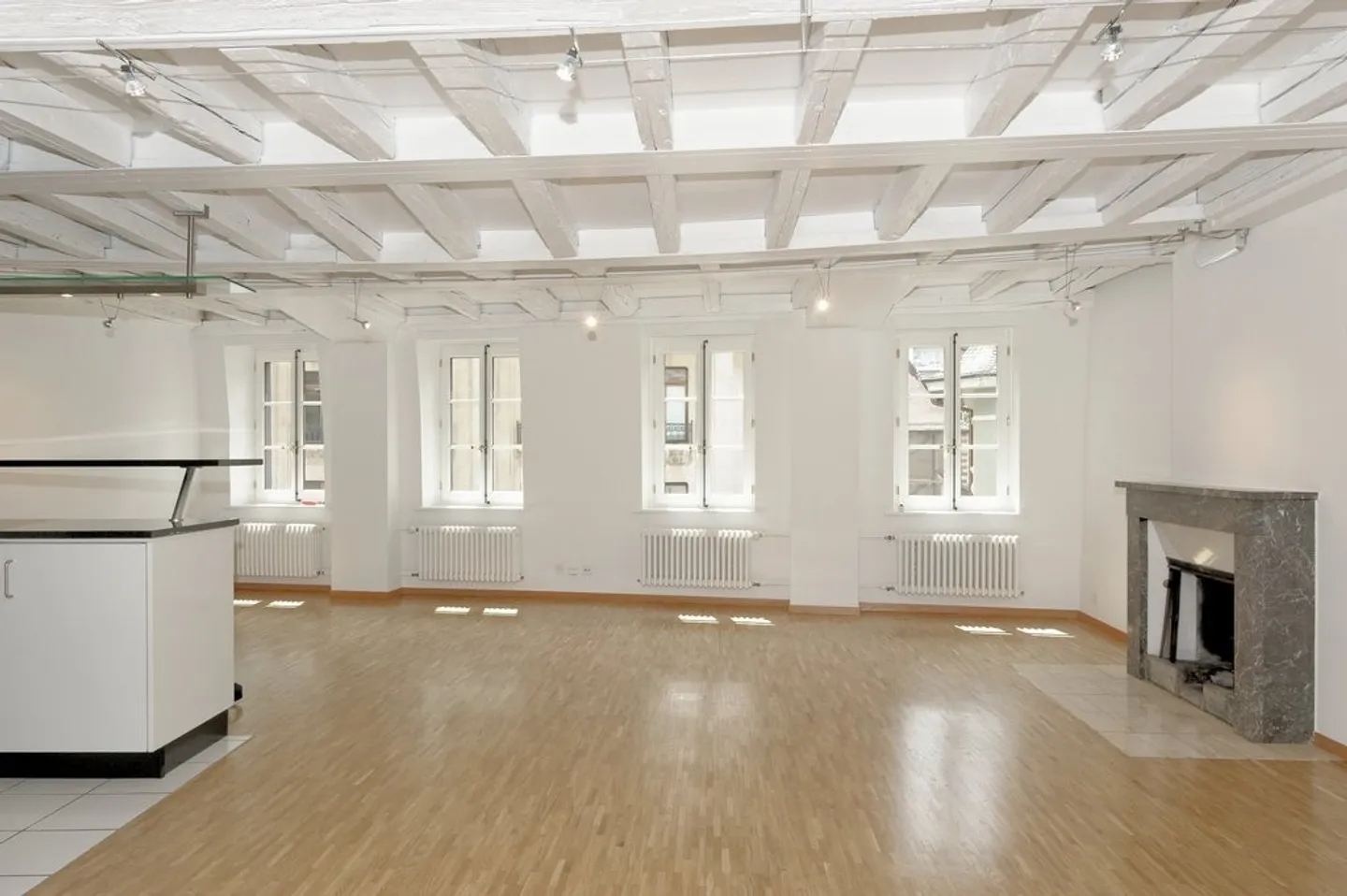 Rare: Appartement en plein coeur des rues basses - Photo 3 sur 11