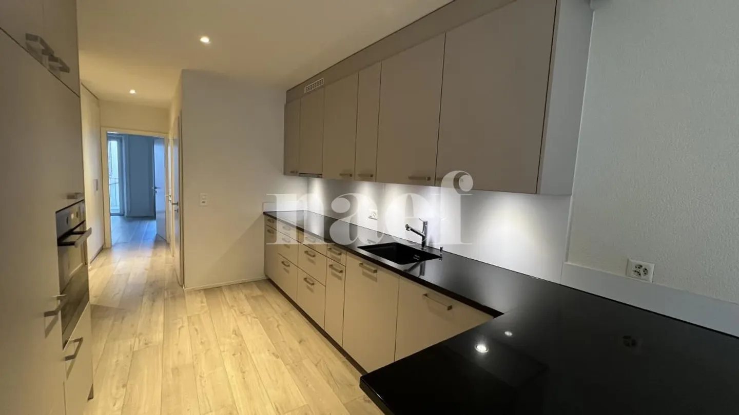 Beautiful 2.5-room apartment on the second floor in Freiburg! - Photo 1 of 9