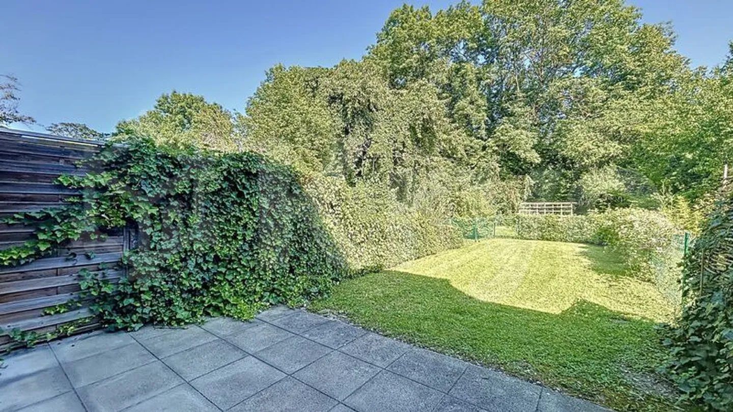 Bella villa con giardino e 4 camere da letto - Foto 6 di 8