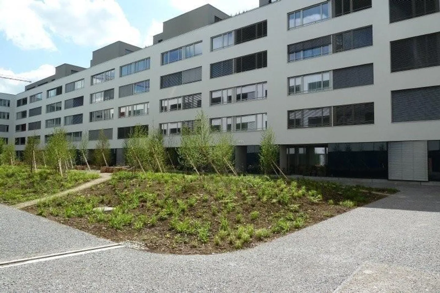 Treat yourself and your family to more space! - Photo 1 of 10