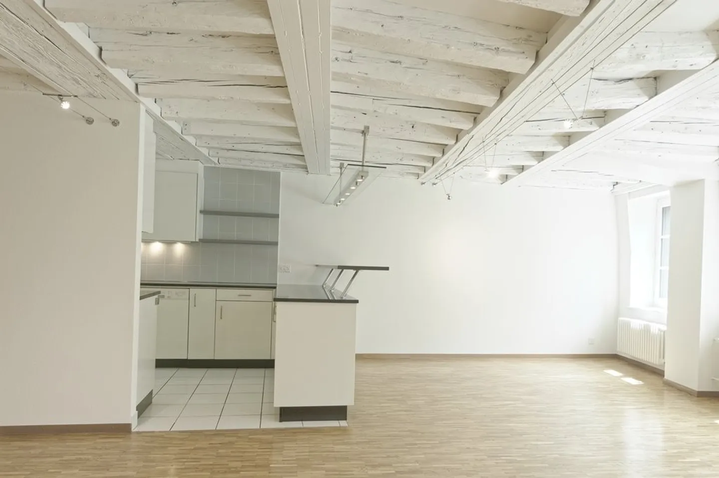 Rare: Appartement en plein coeur des rues basses - Photo 4 sur 11
