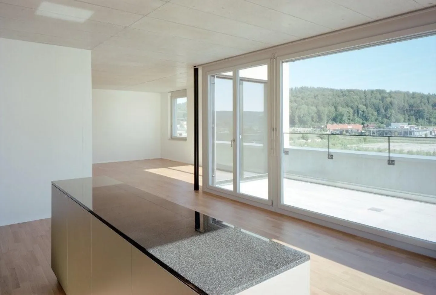 Treat yourself and your family to more space! - Photo 3 of 10