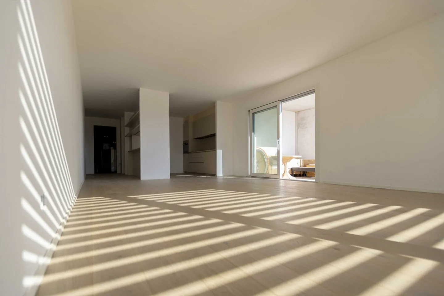 Large 5.5-room apartment with garden in new residence in Mendrisio - Photo 3 of 10