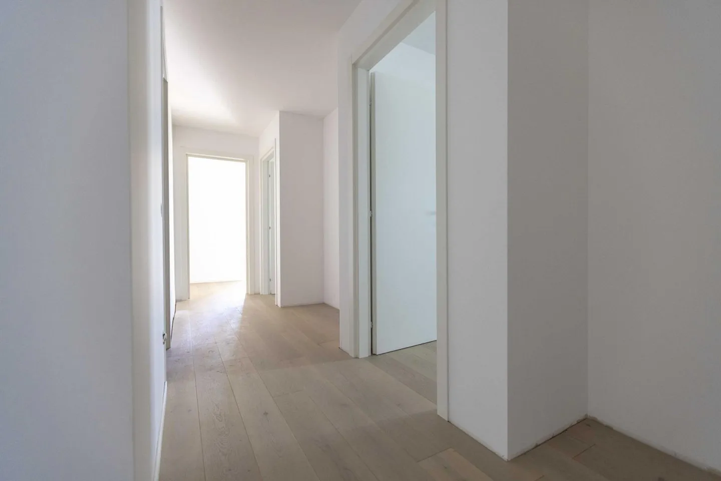 Large 5.5-room apartment with garden in new residence in Mendrisio - Photo 6 of 10