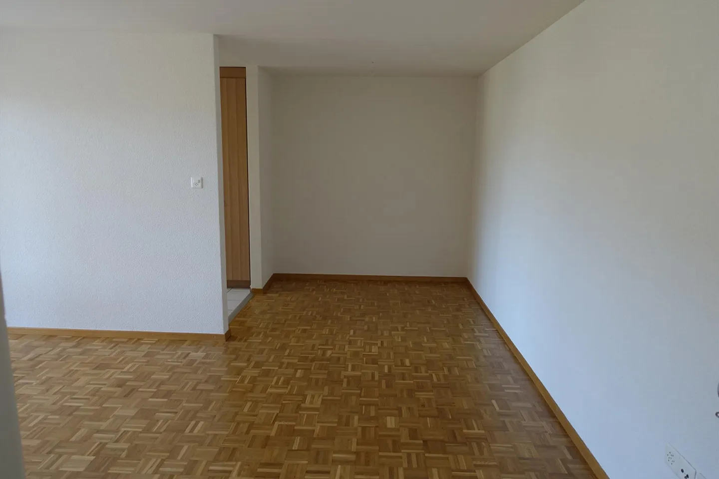 Attractive 3-room apartment - Photo 3 of 11