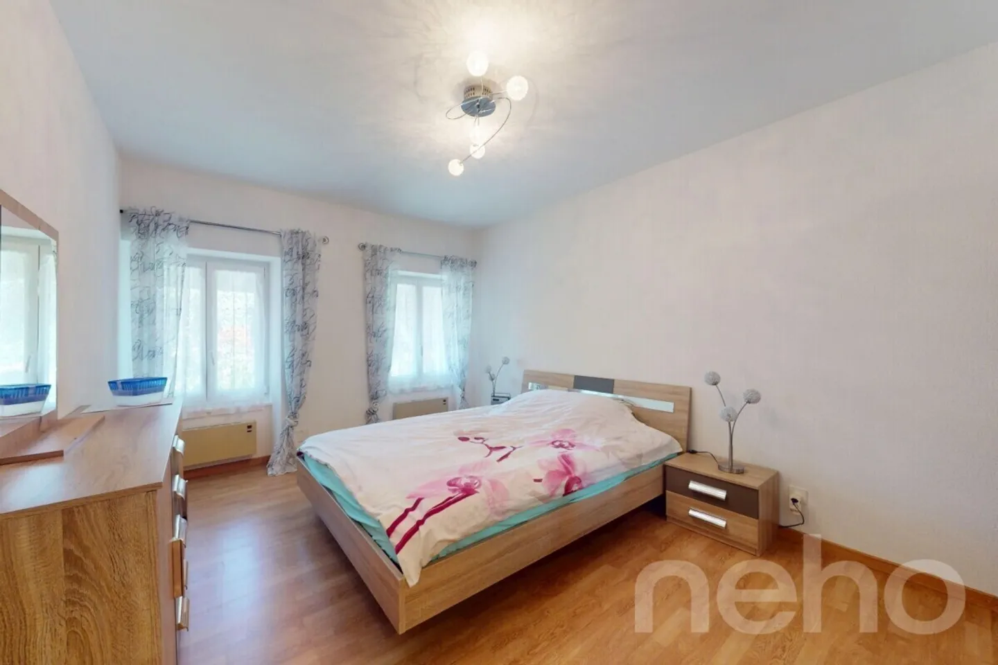 Familienhaus zur Renovierung mit einzigartigem Baupotenzial in Fey - Foto 1 von 13