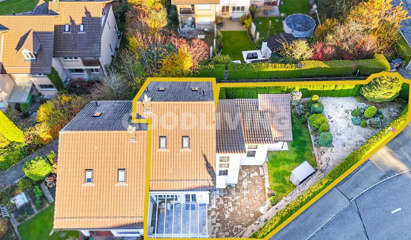 Classic Elegance Meets Atmosphere - Photo 2 of 9