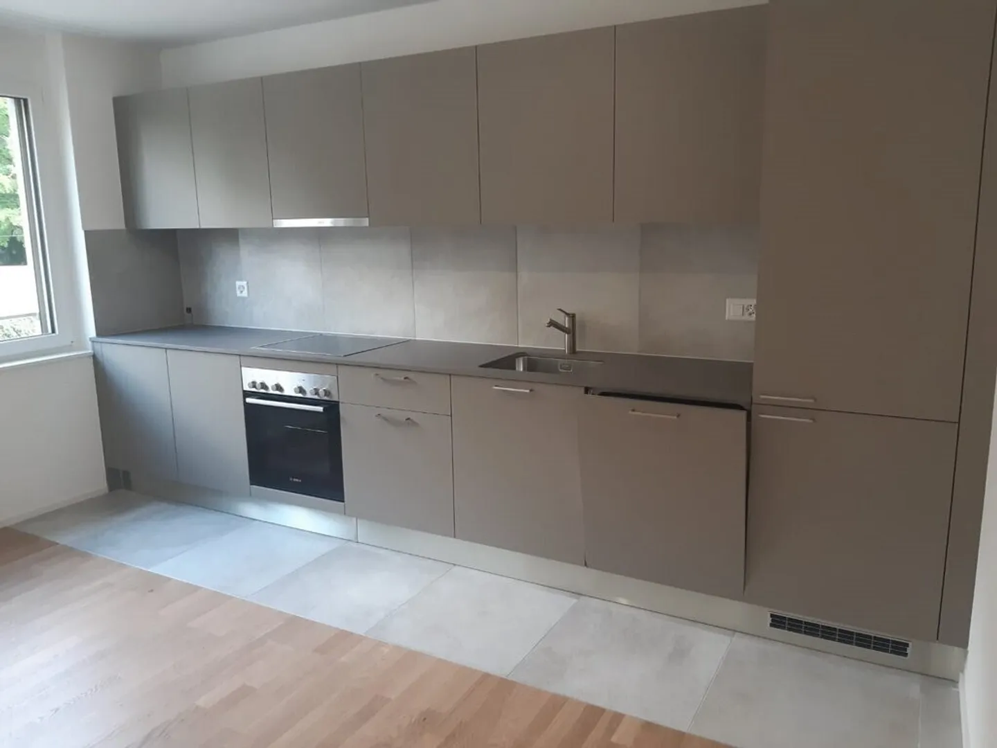 Beautiful apartment located in a new building - Close to M1 - Photo 9 of 12
