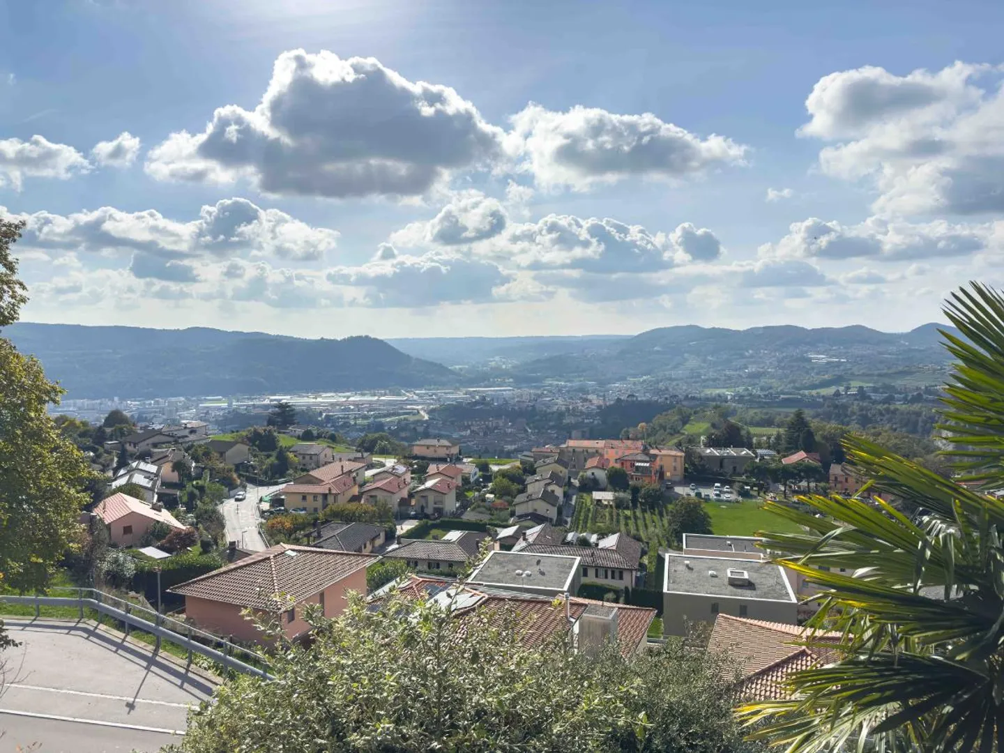 Grande casa con vista aperta a Morbio Superiore - Foto 9 di 9