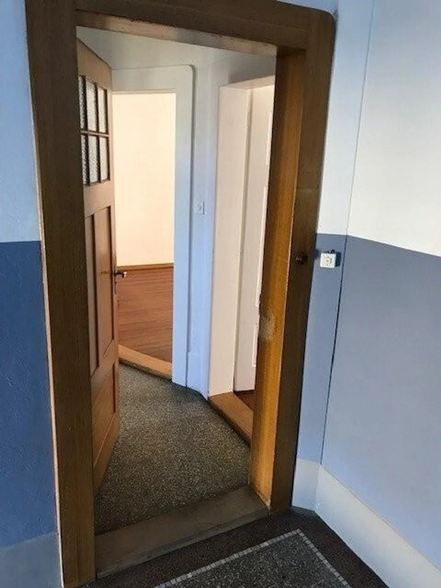 Befristet wohnen in 2-Zimmer-Altbauwohnung - Foto 3 von 12