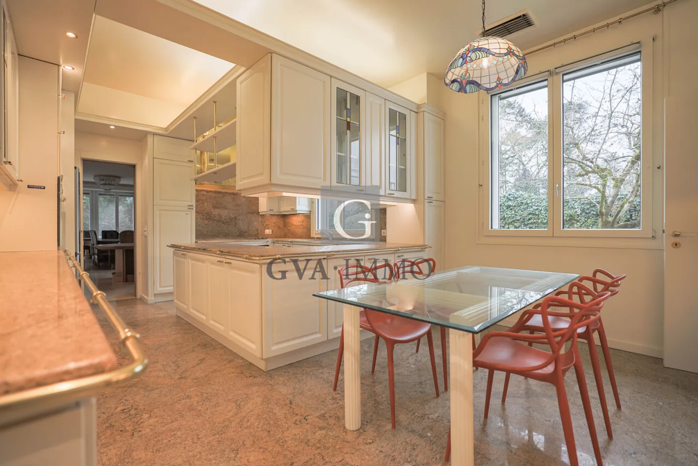 Élégante Villa Familiale à Florissant - Photo 2 sur 3