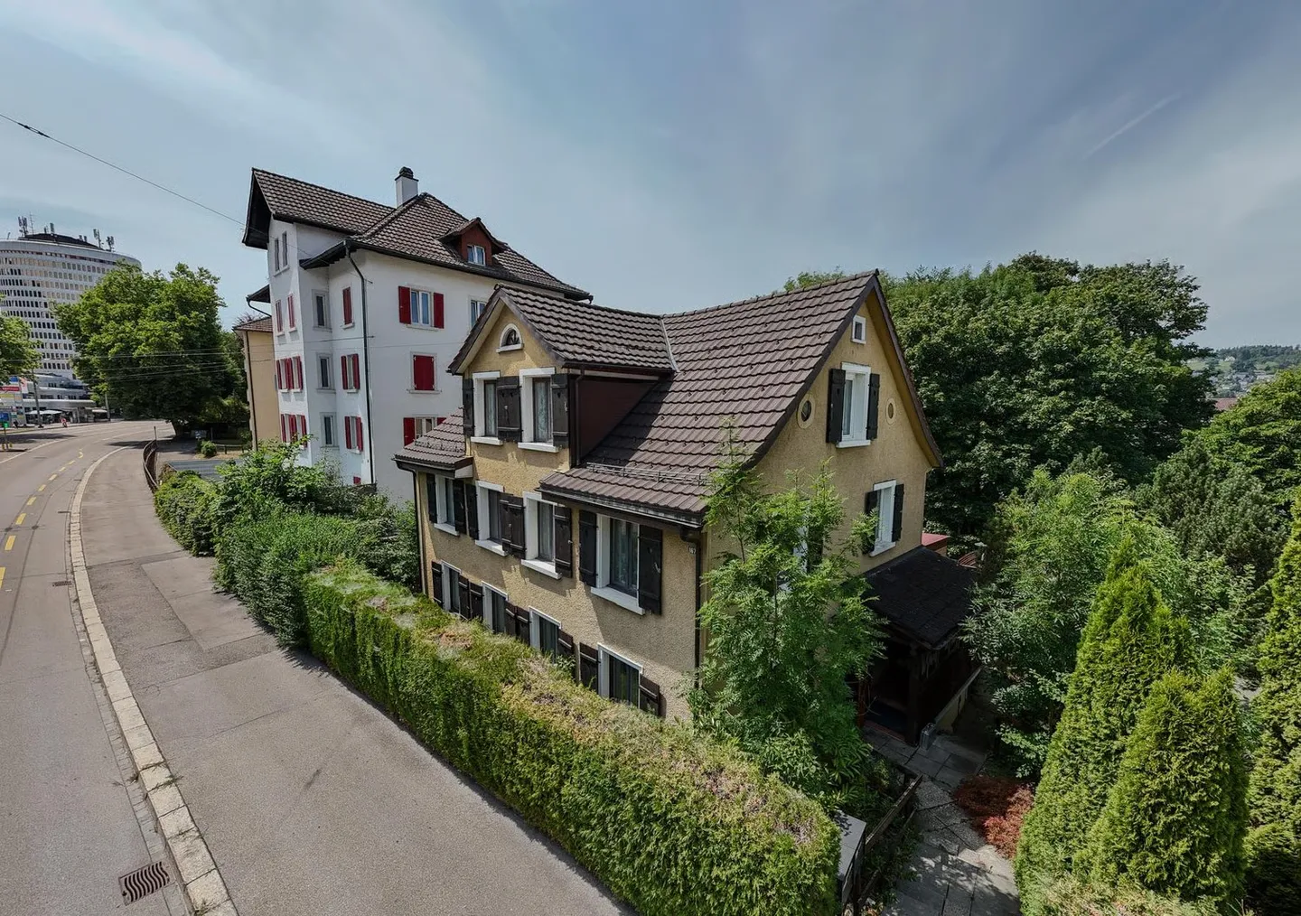 Renditestarkes Mehrfamilienhaus an bester Lage - bankengeprüfte Finanzierung! - Photo 1 of 28