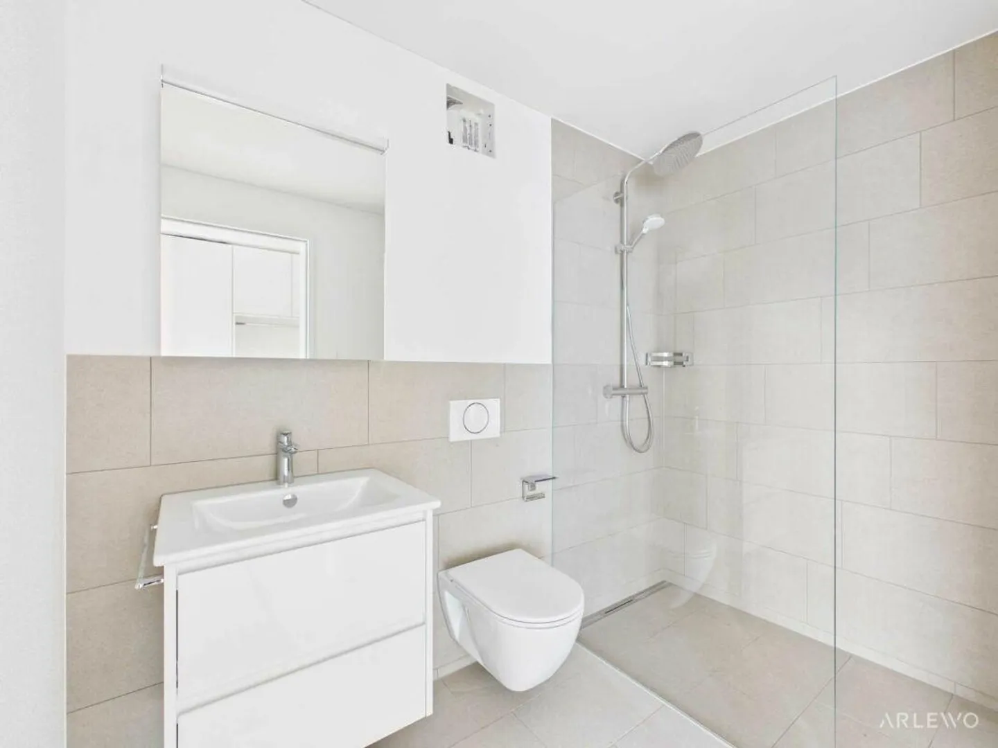 Special Living with Privacy - Photo 5 of 8