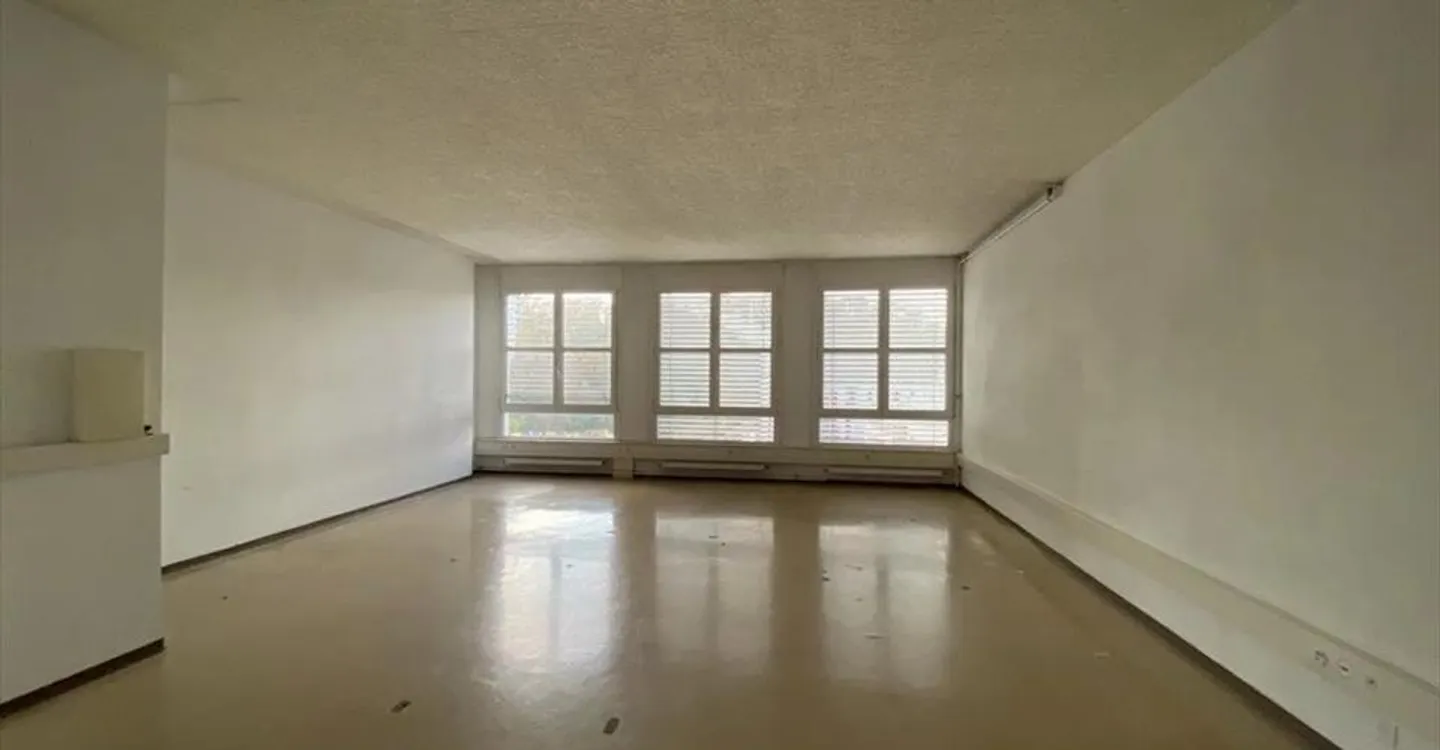 Immeuble mixte à louer - Photo 2 sur 7