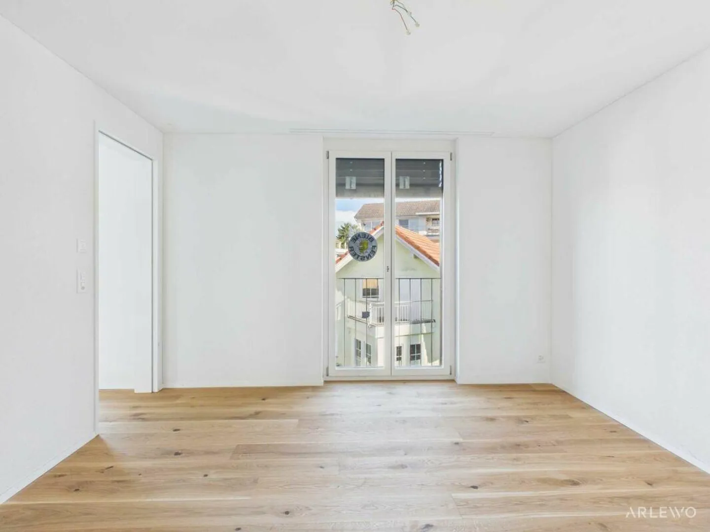 Special Living with Privacy - Photo 3 of 8