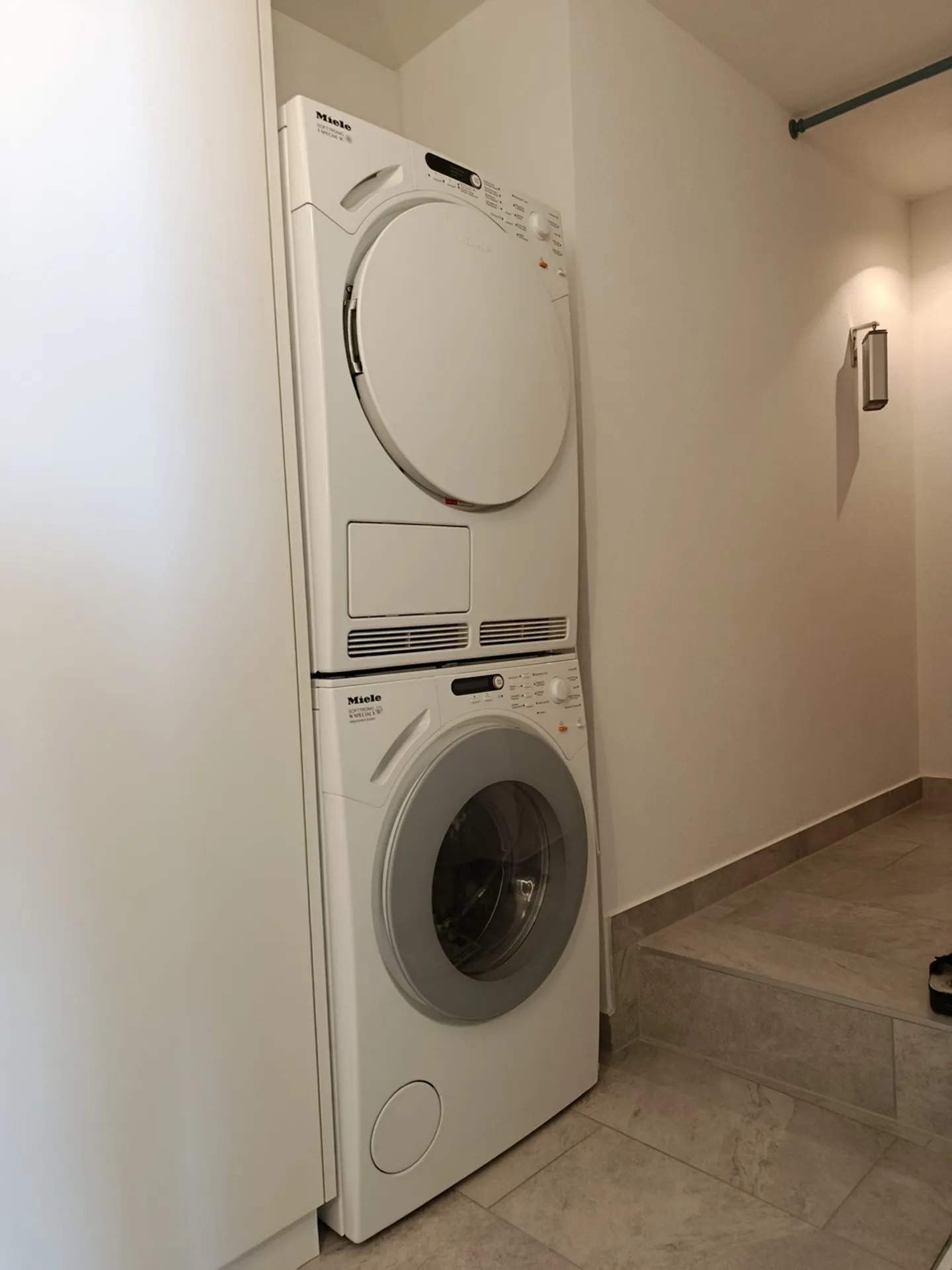 Appartement Charmant avec Vue sur le Lac - Photo 29 sur 33