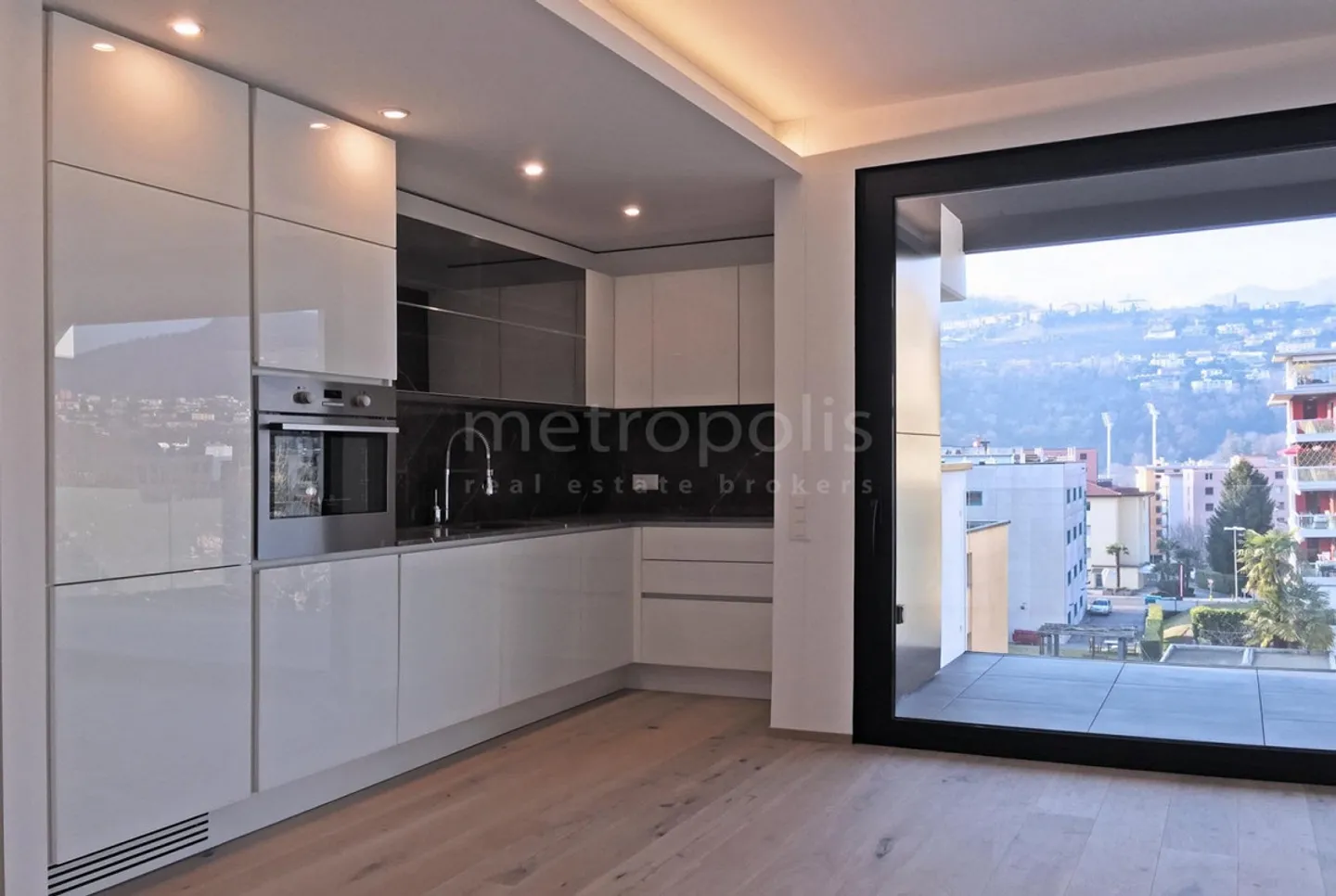 Moderne 3.5 Zimmerwohnung hocher Stand in Lugano Pregassona - Foto 1 von 10