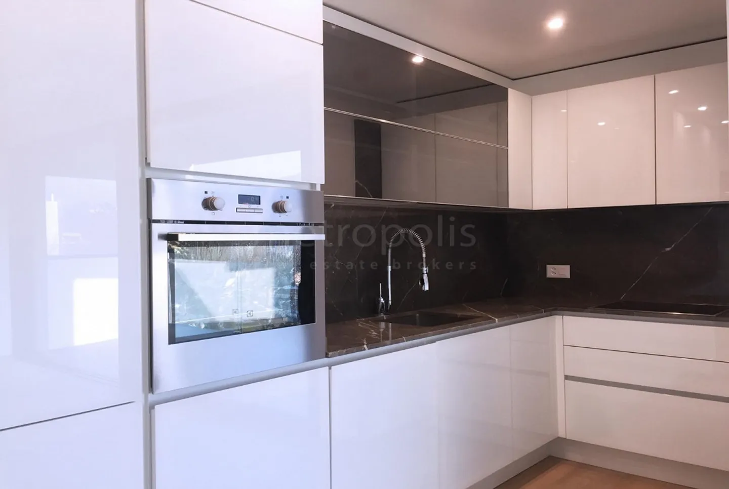 Moderne 3.5 Zimmerwohnung hocher Stand in Lugano Pregassona - Foto 3 von 10