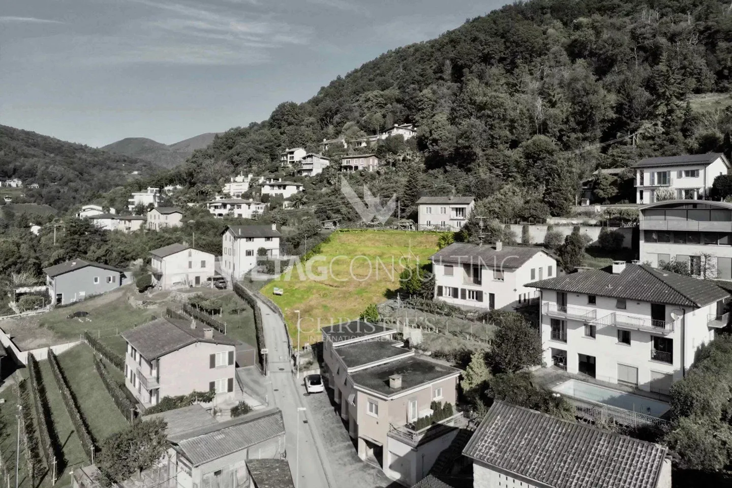 Lugano-Neggio : Terrain à bâtir de 1'137 m² avec vue sur le lac de Lugano à vendre - Photo 3 sur 12