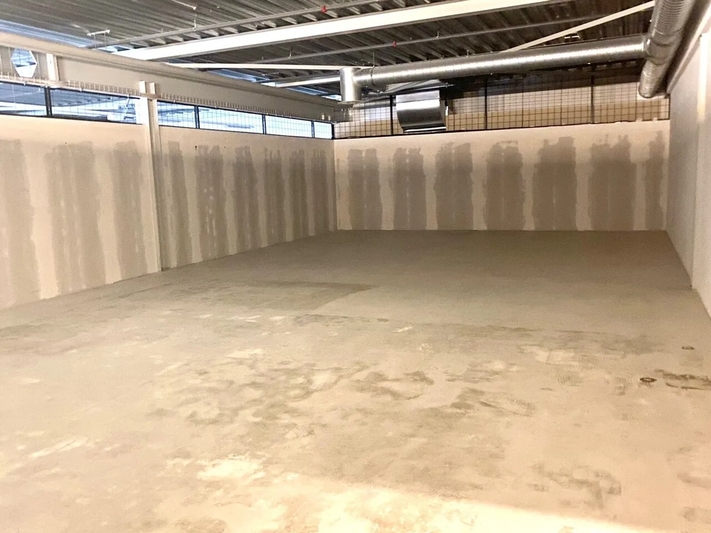 My new warehouse in Retailpark Oftringen - Photo 5 of 6