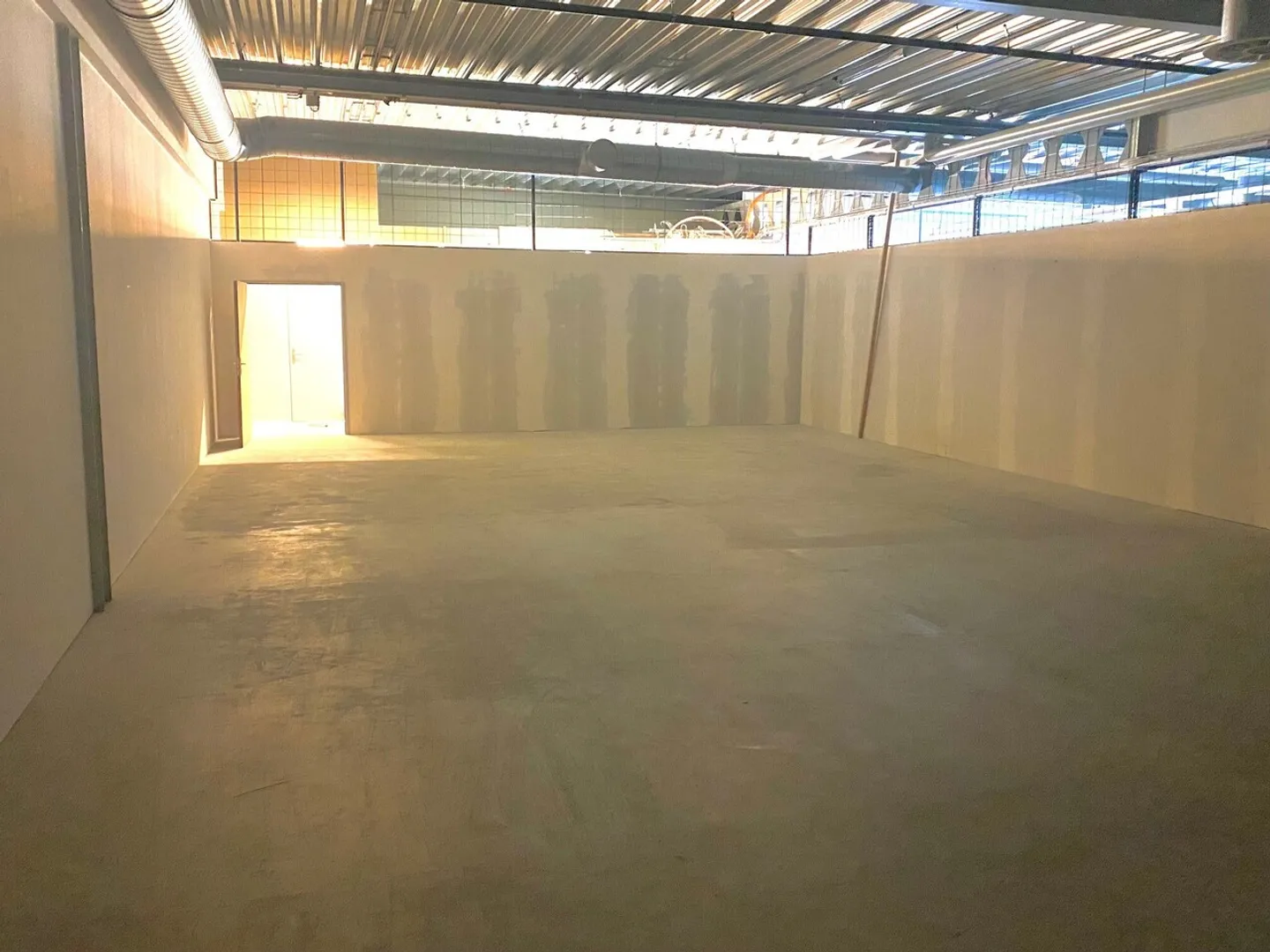 My new warehouse in Retailpark Oftringen - Photo 4 of 6