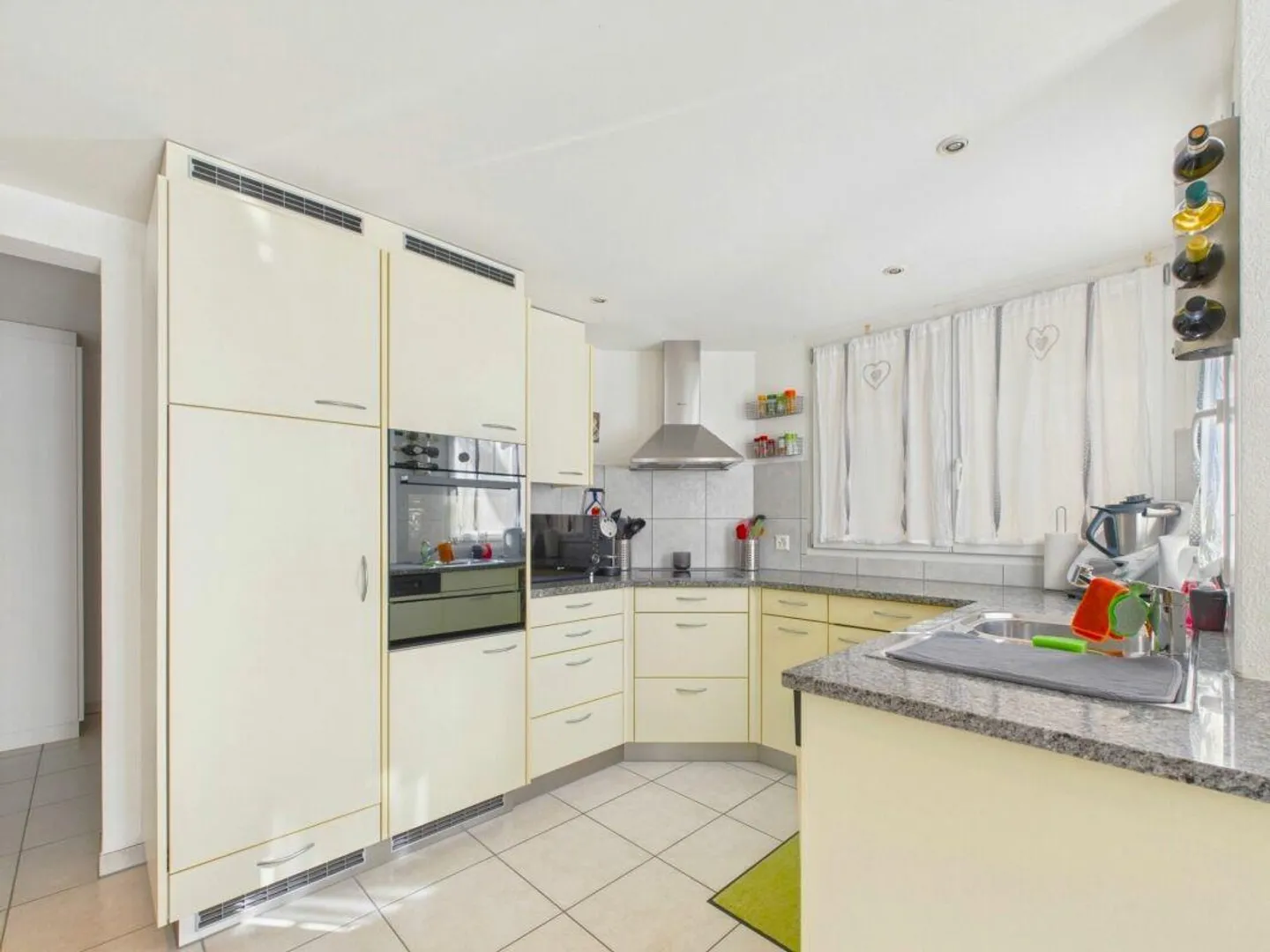 Casa a schiera spaziosa e ben tenuta di 6,5 stanze ai margini di... - Foto 6 di 12