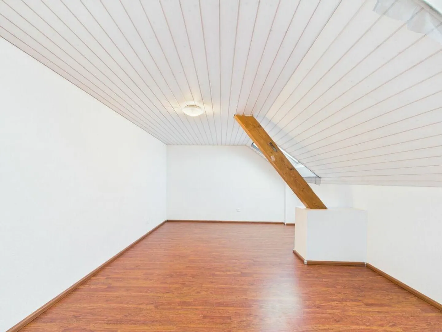 Casa a schiera spaziosa e ben tenuta di 6,5 stanze ai margini di... - Foto 11 di 12