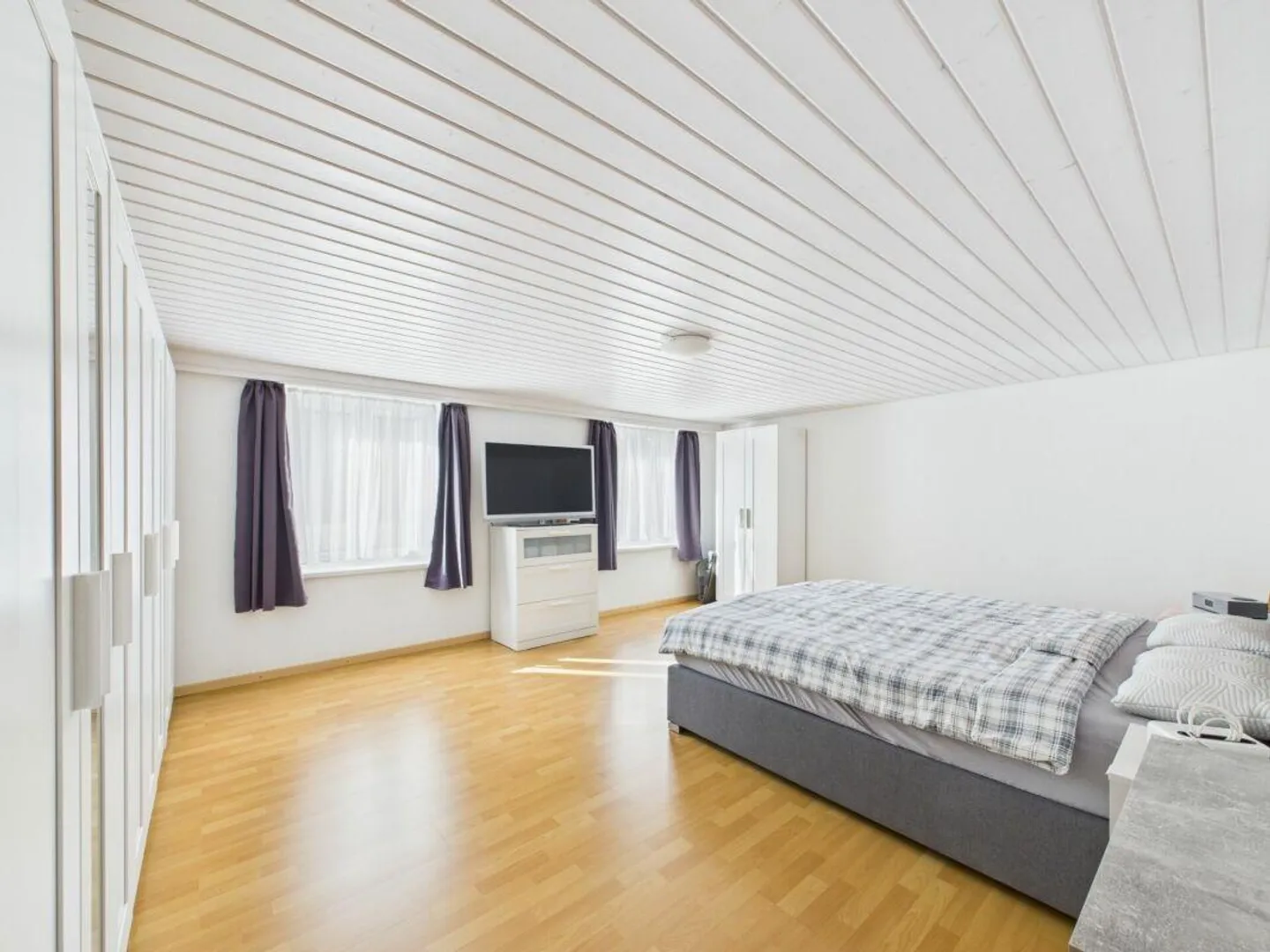 Casa a schiera spaziosa e ben tenuta di 6,5 stanze ai margini di... - Foto 7 di 12