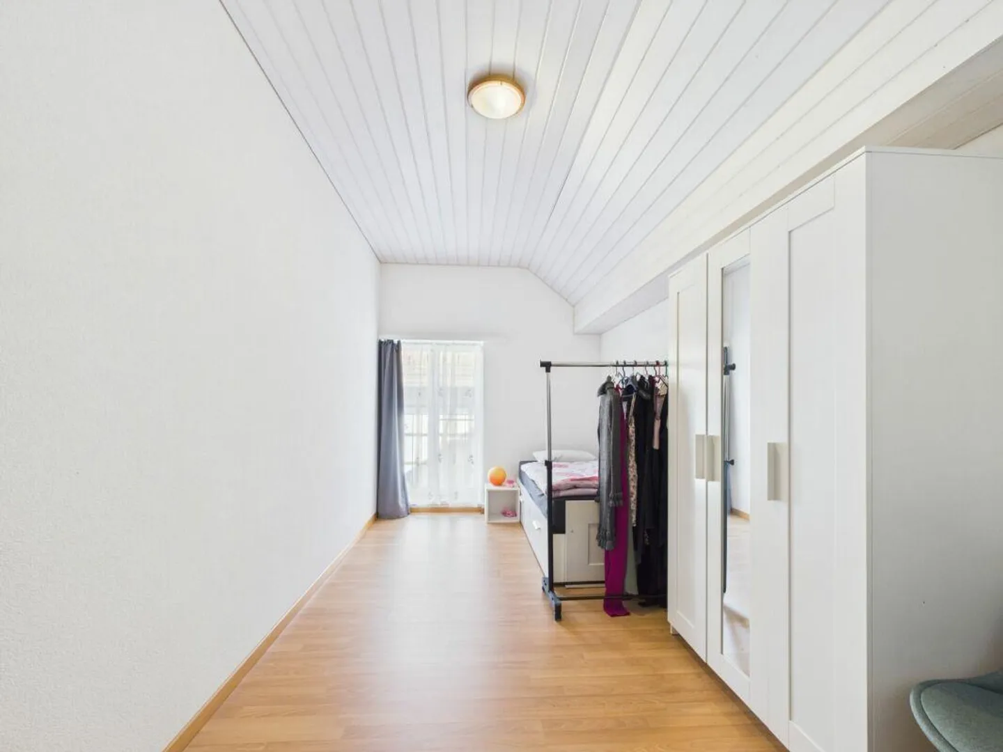 Casa a schiera spaziosa e ben tenuta di 6,5 stanze ai margini di... - Foto 9 di 12