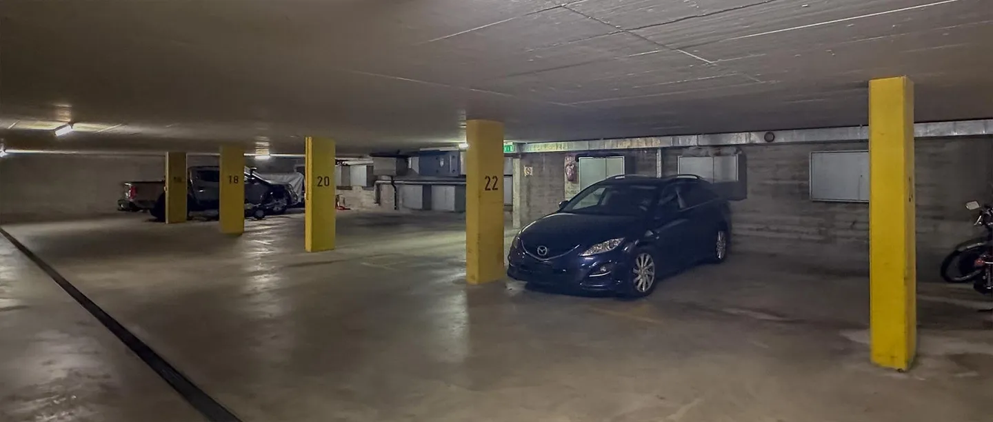 Parking space seeks new tenant - Photo 2 of 2