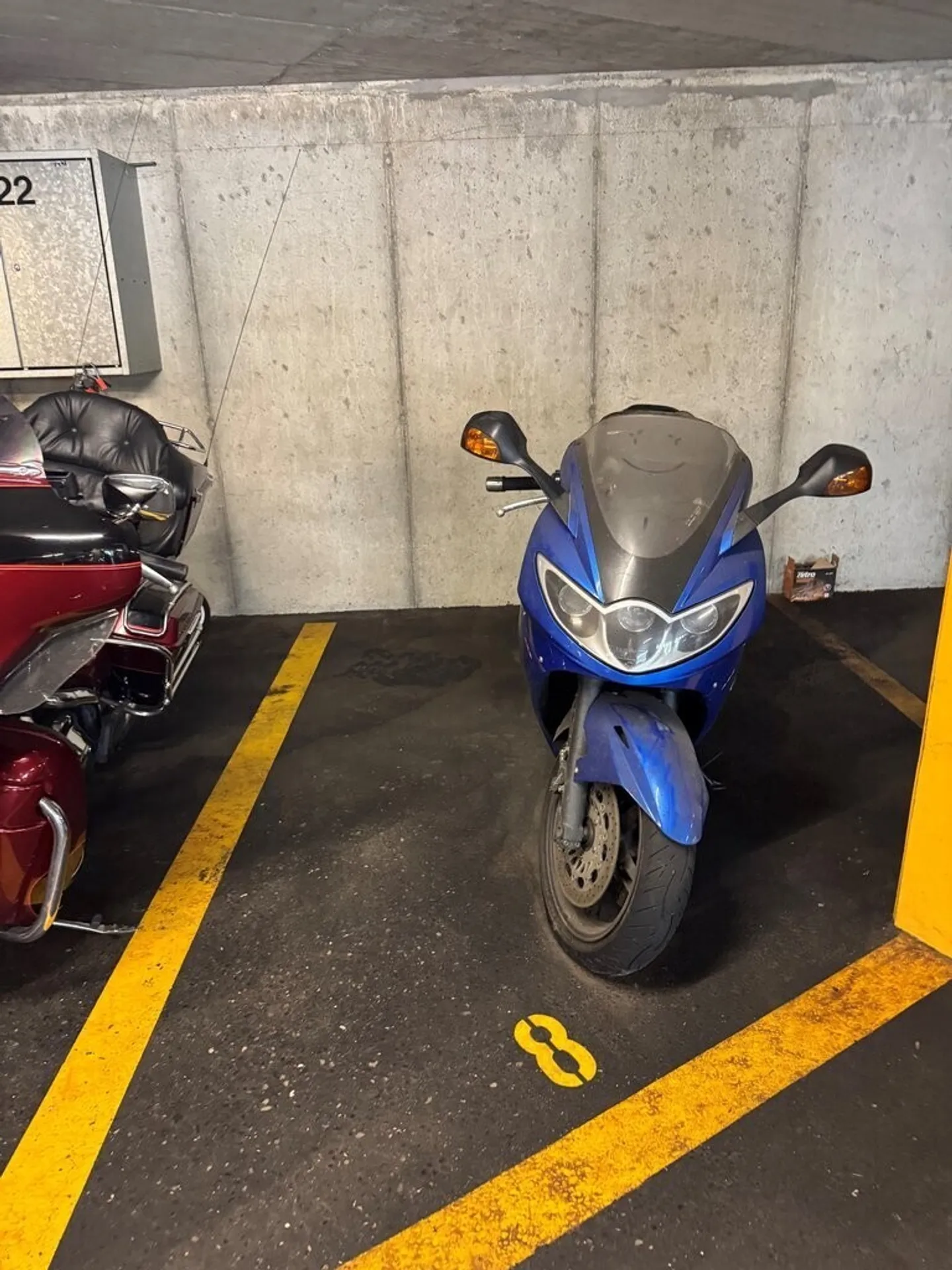 Grandi posti auto per moto in affitto - Foto 1 di 1