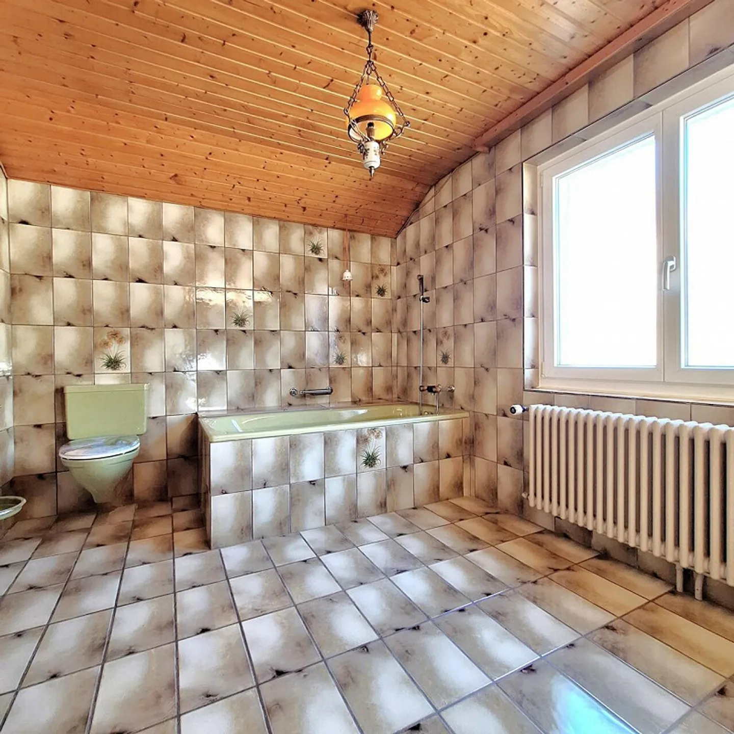 Casa unifamiliare con giardino a bassa manutenzione in una posizione soleggiata e tranquilla - Foto 12 di 14