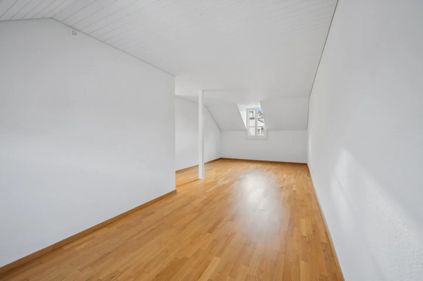 Charmante, nouvellement rénové appartement 2.5 pièces - Photo 8 sur 11