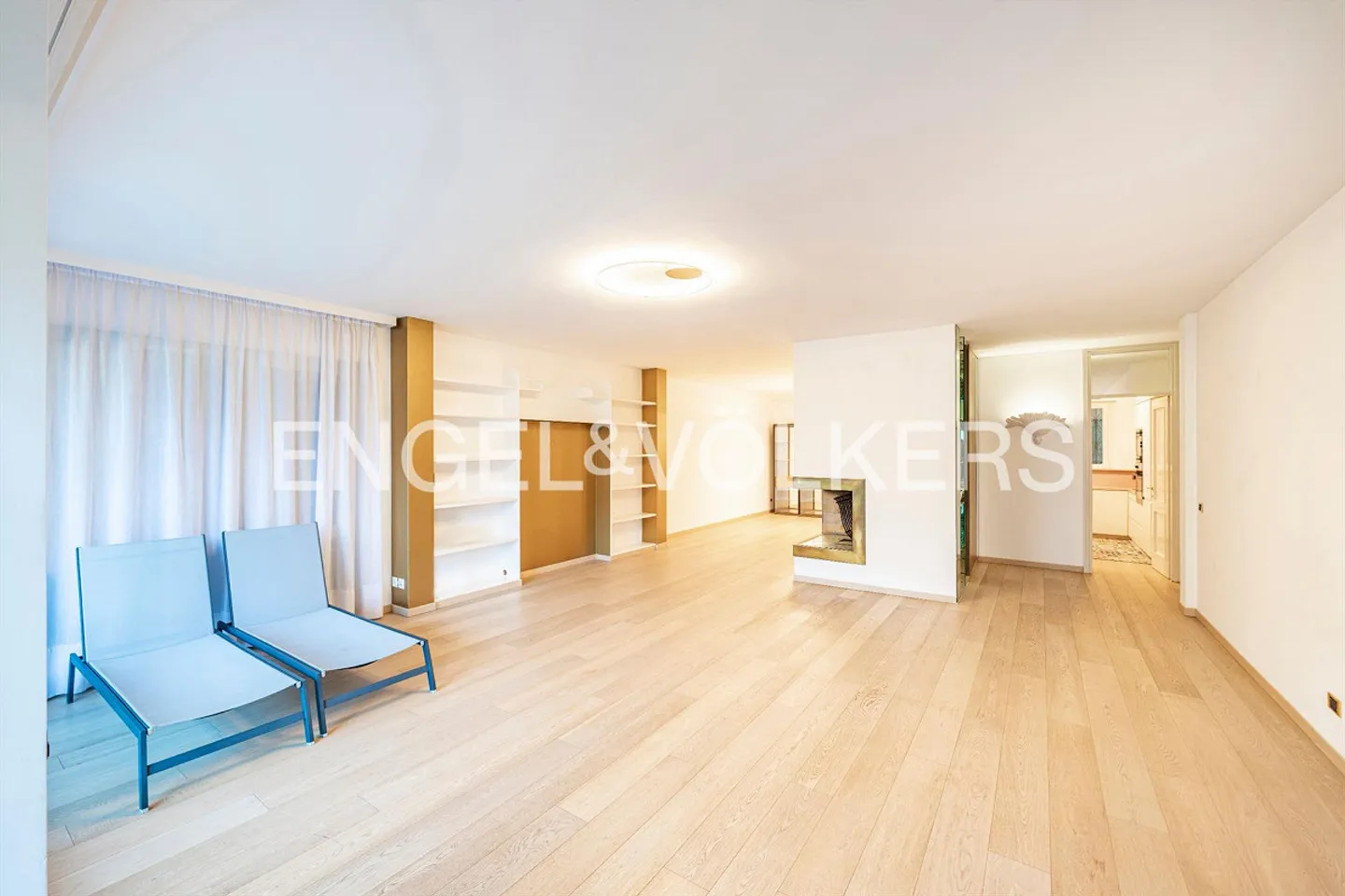 Beautiful apartment with garden and lake view - Photo 5 of 13