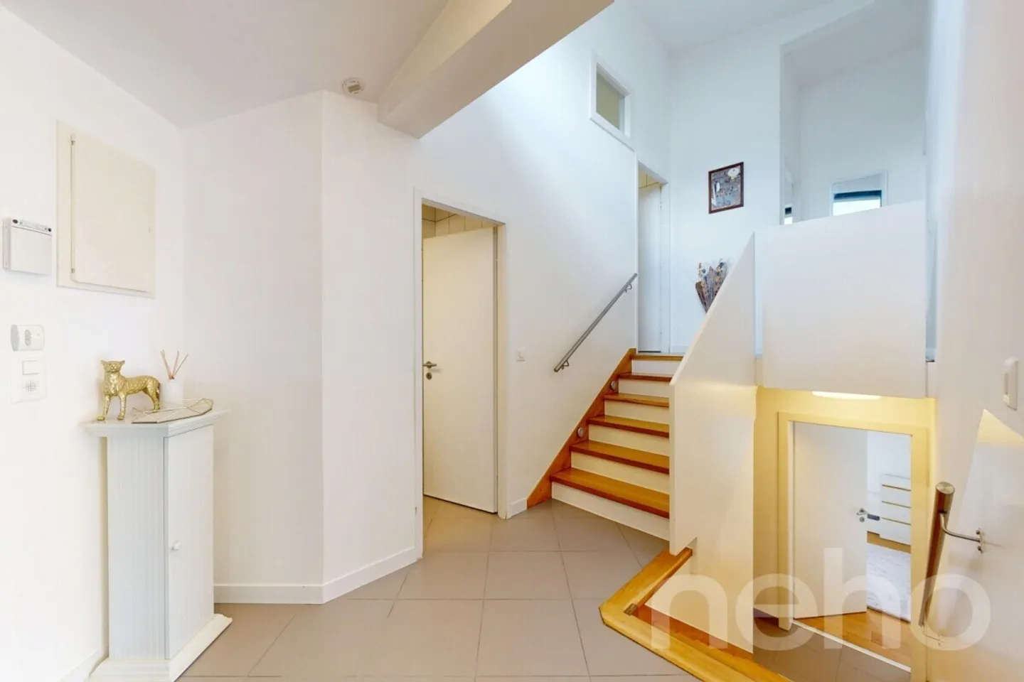 Villa rénovée avec goût, jardin, piscine et superbes volumes - Photo 11 sur 13