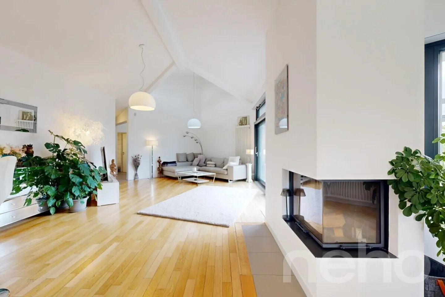 Villa rénovée avec goût, jardin, piscine et superbes volumes - Photo 1 sur 13