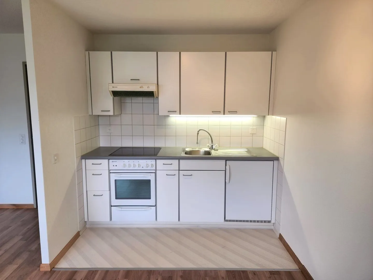 Sonnige Wohnung mit Balkon - Foto 3 von 8