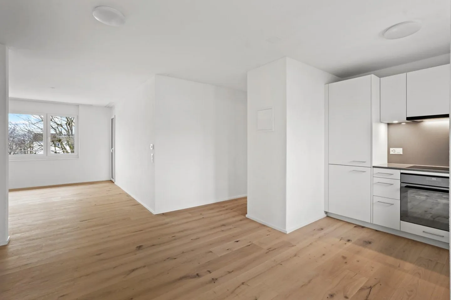 FIRST RENTAL after COMPLETE RENOVATION! 4.5-room apartment! NEW PHOTOS! - Photo 4 of 15